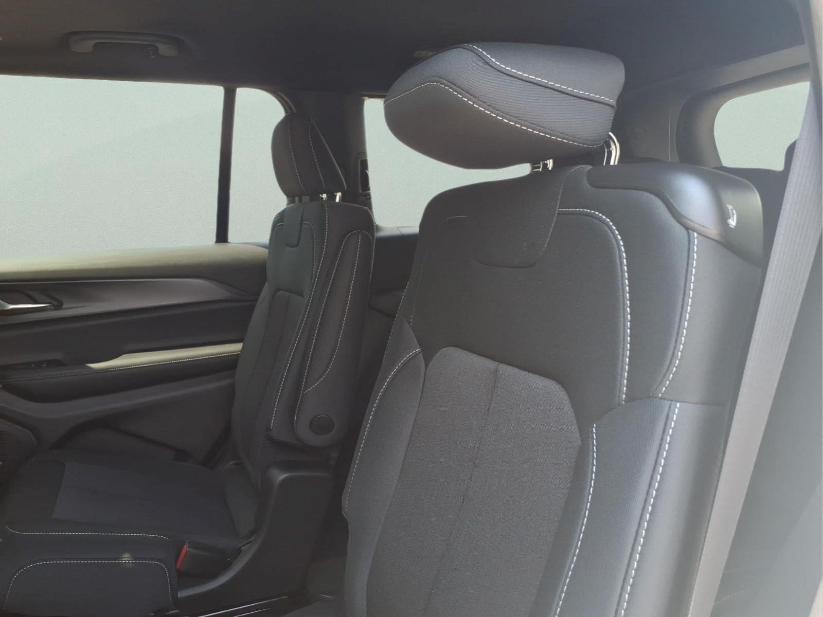 2026 Jeep Grand Cherokee Laredo X 4x2