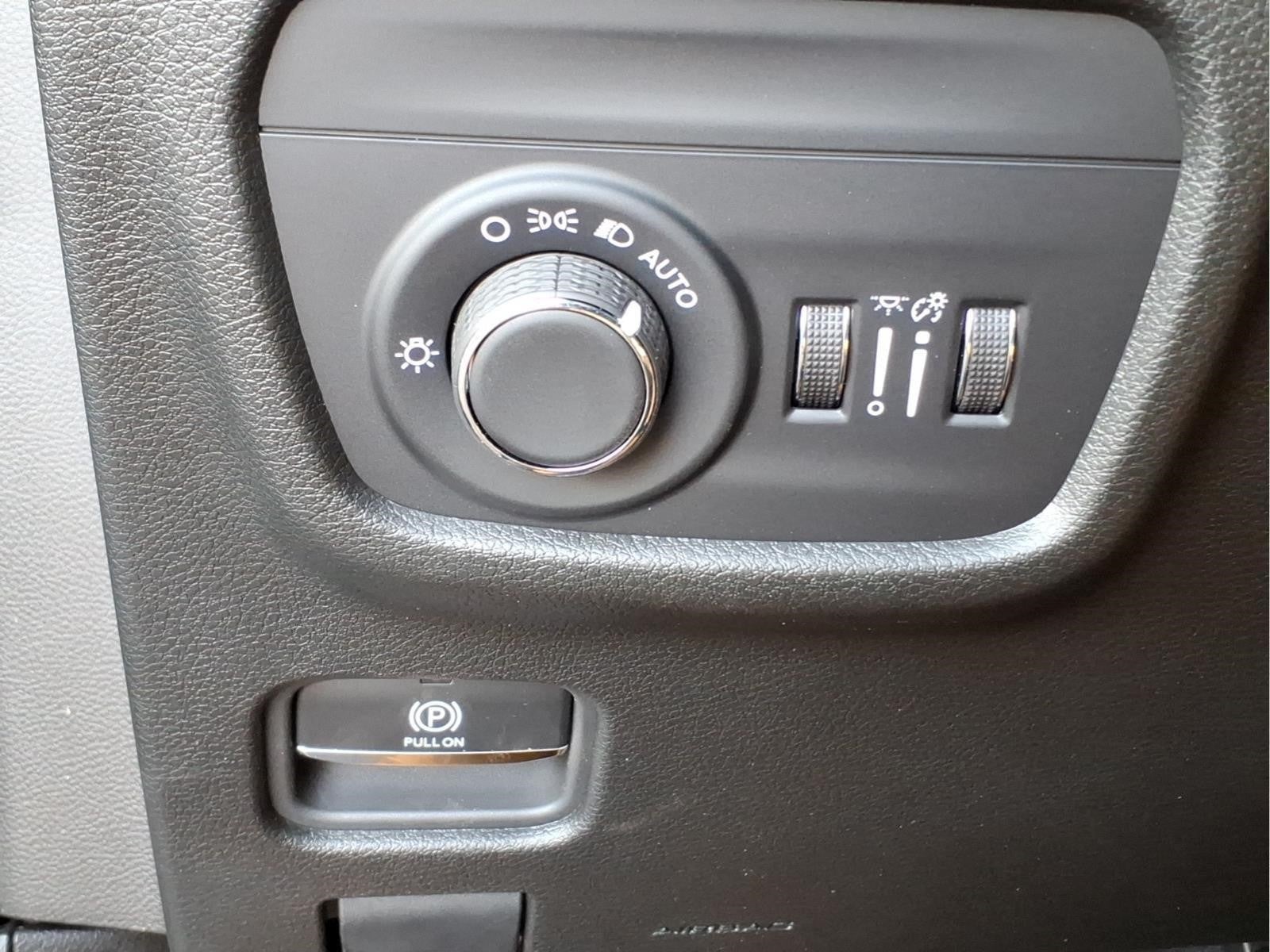 2026 Jeep Grand Cherokee Laredo X 4x2