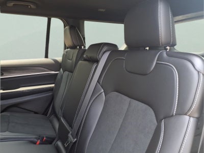 2026 Jeep Grand Cherokee Altitude 4x2