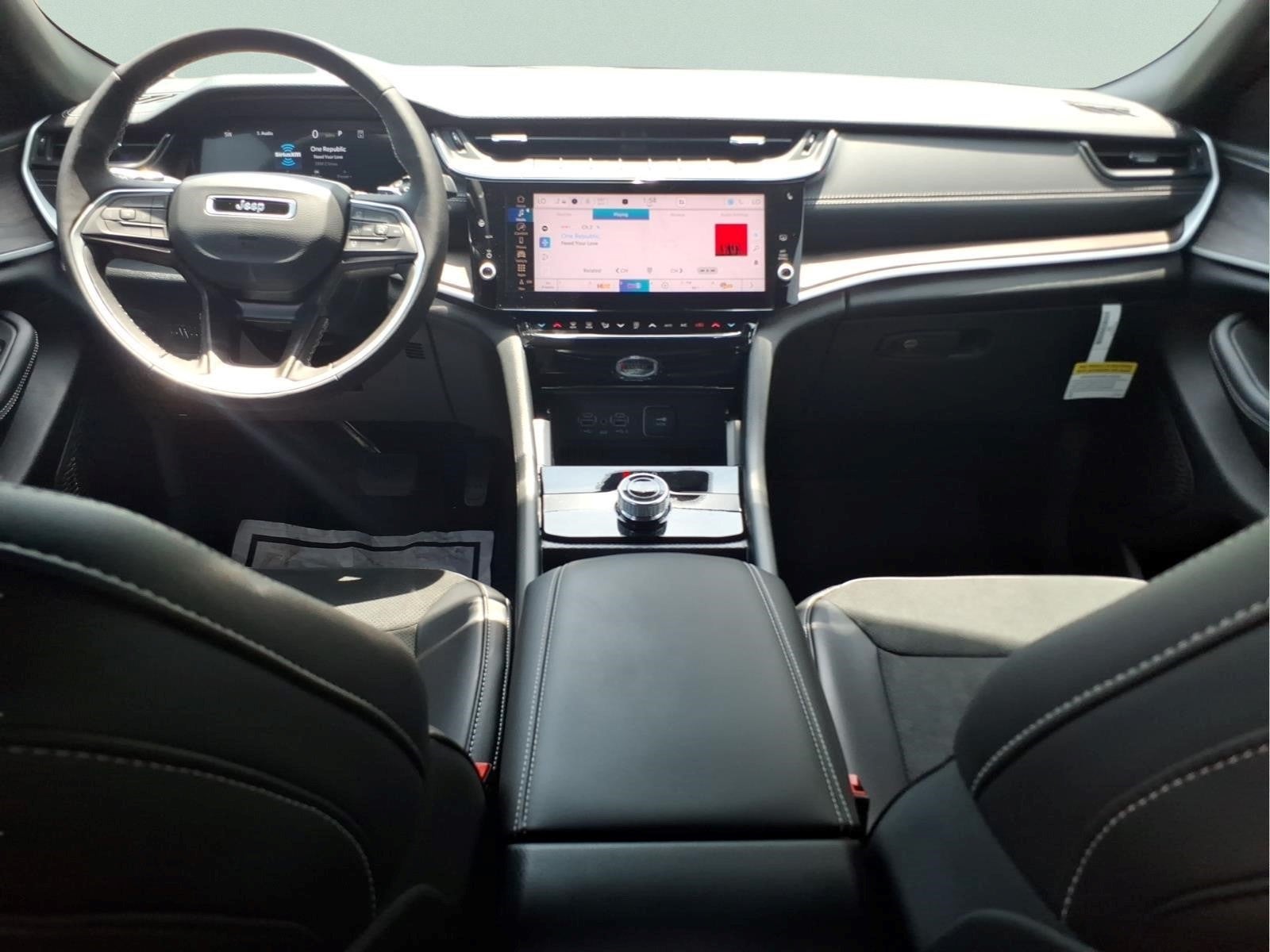 2026 Jeep Grand Cherokee Altitude 4x2