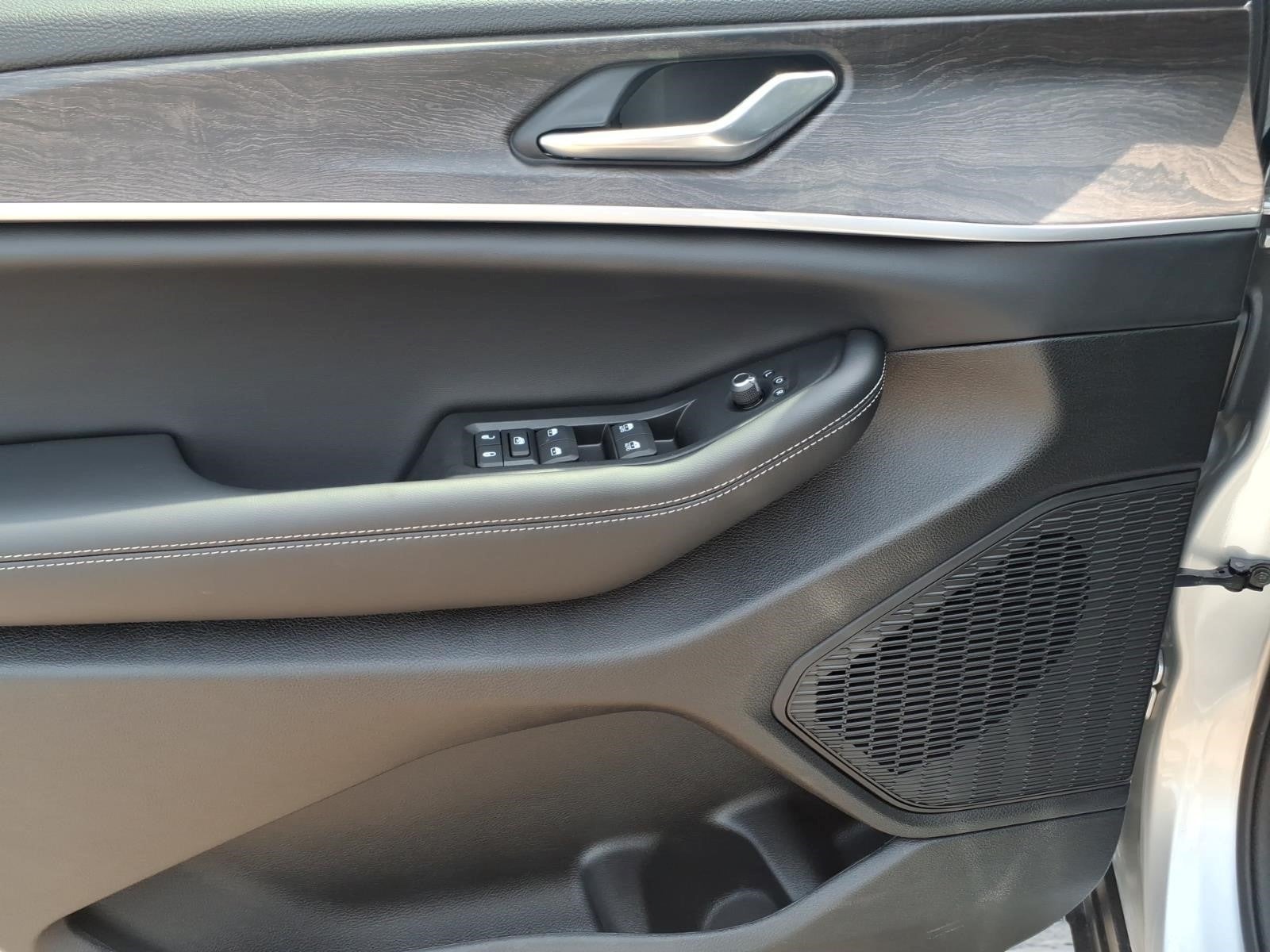 2026 Jeep Grand Cherokee Altitude 4x2