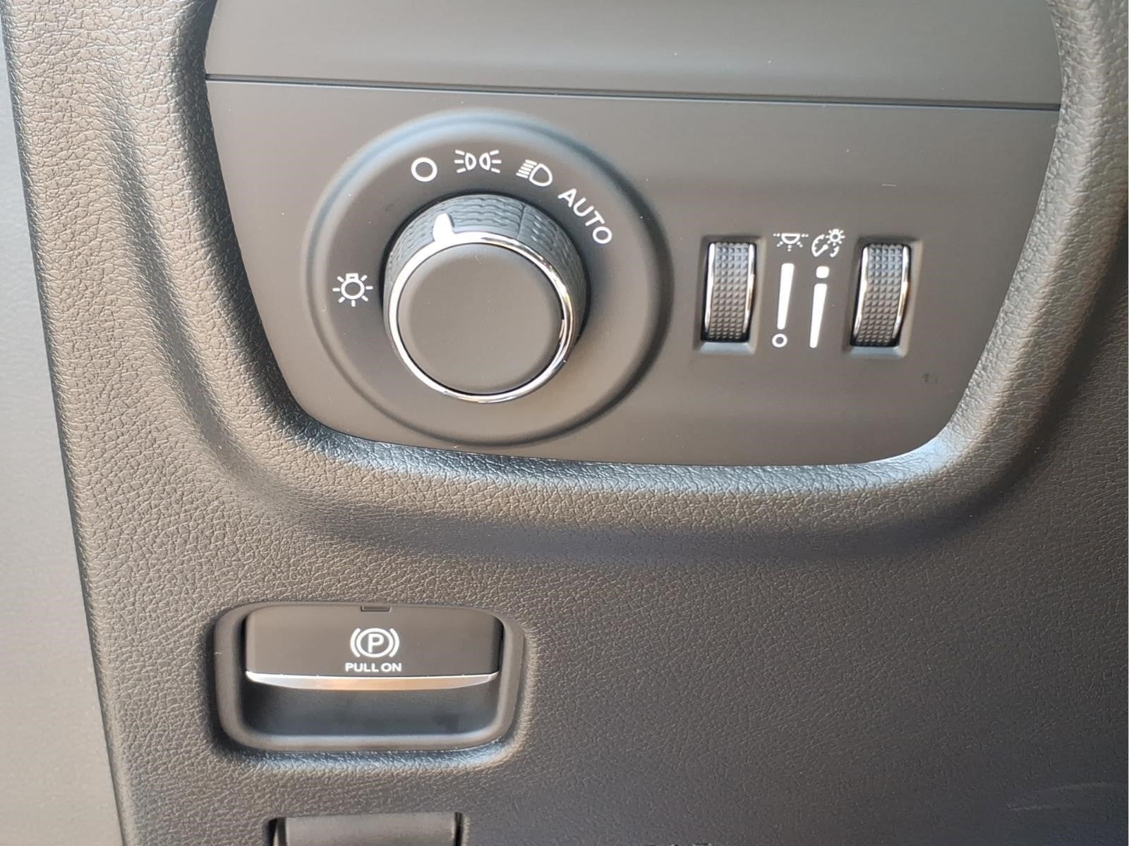 2026 Jeep Grand Cherokee Altitude 4x2