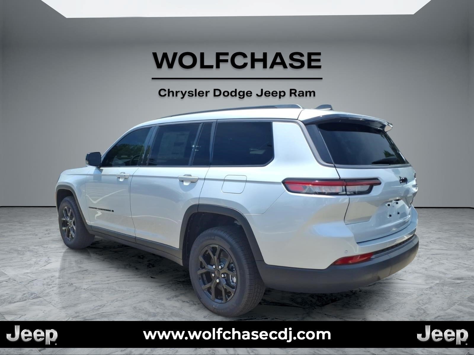 2026 Jeep Grand Cherokee Altitude 4x2