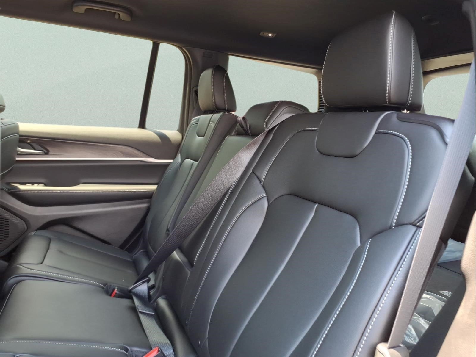2026 Jeep Grand Cherokee Limited 4x2