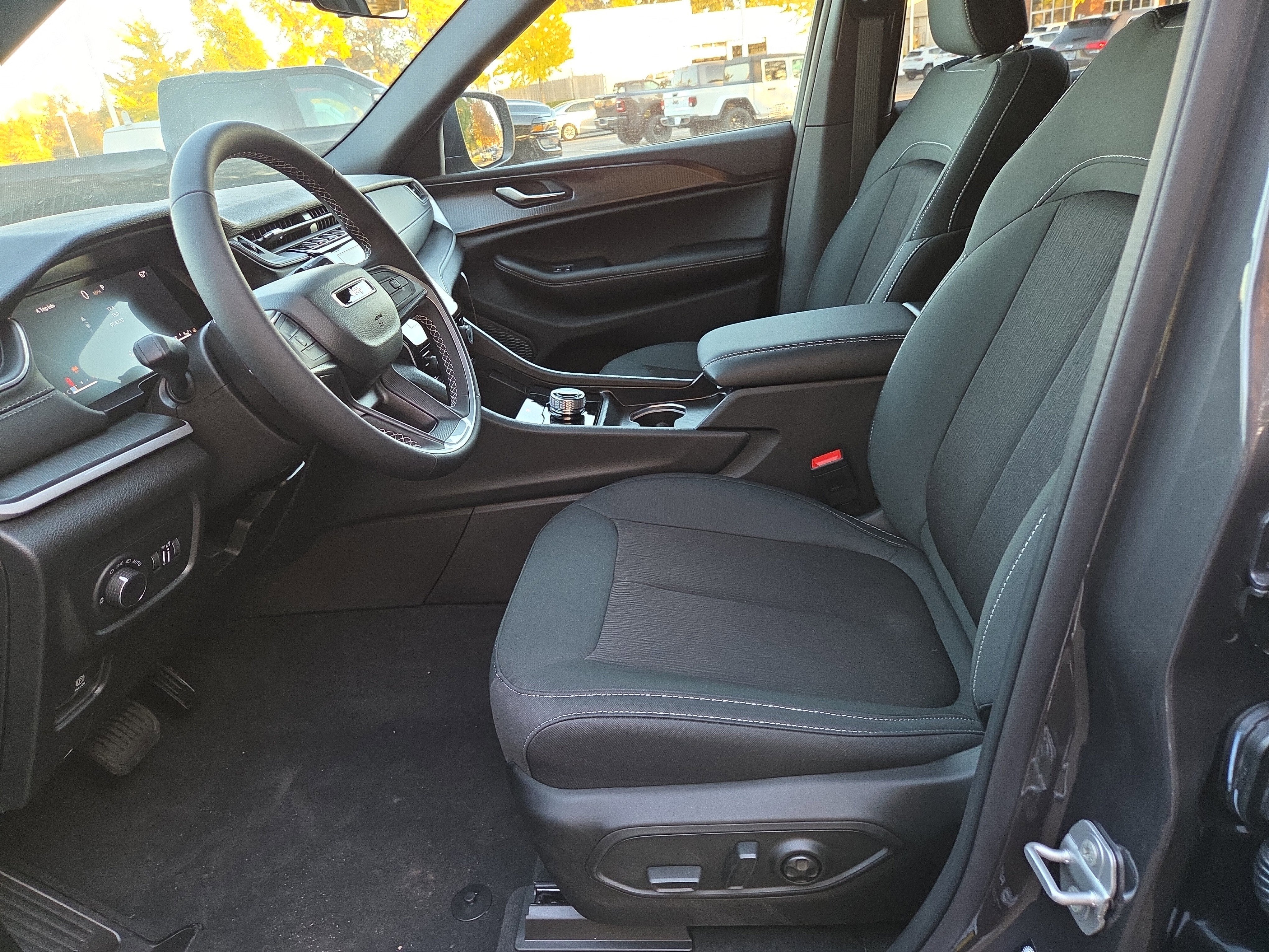 2025 Jeep Grand Cherokee Laredo X