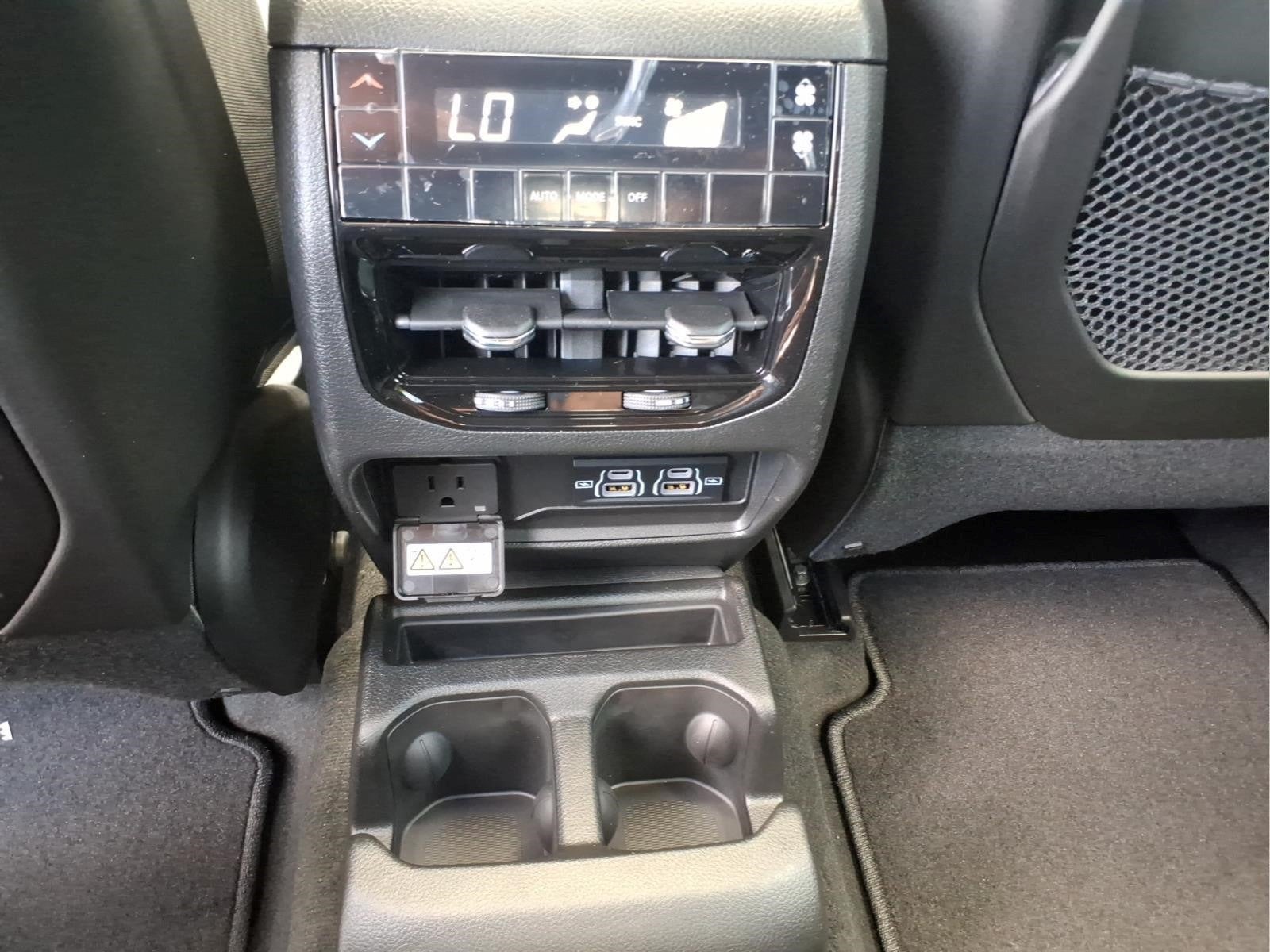 2026 Jeep Grand Cherokee Laredo X 4x4