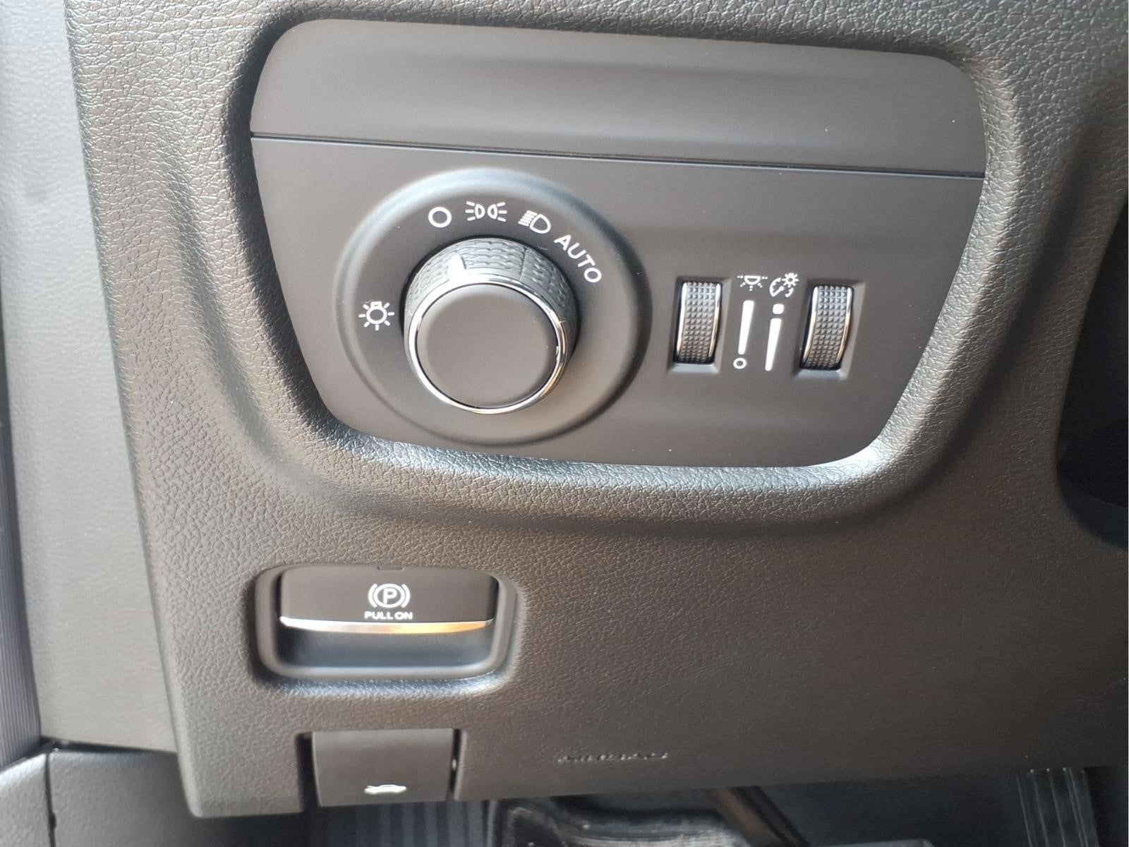 2026 Jeep Grand Cherokee Laredo X 4x4