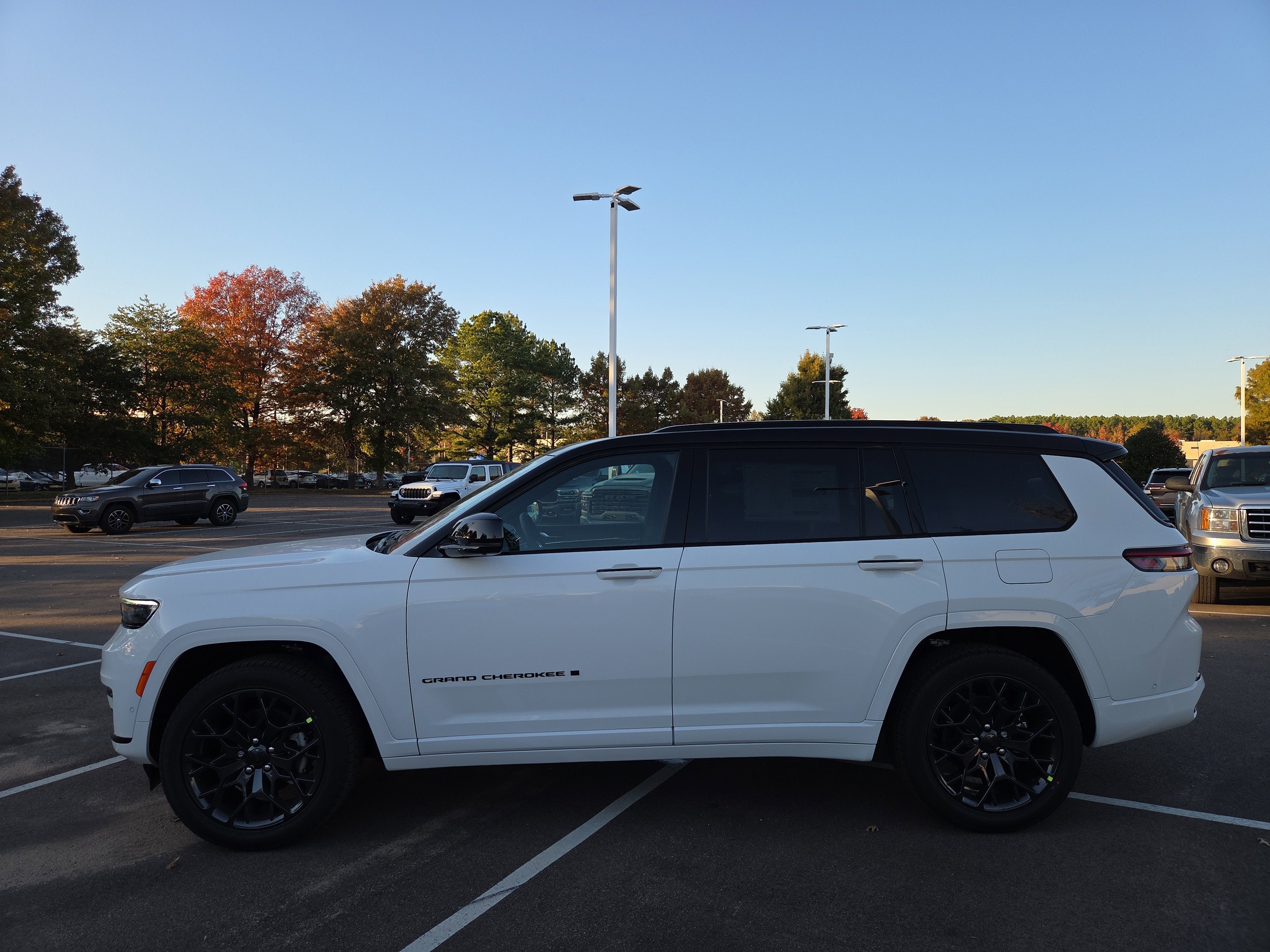 2025 Jeep Grand Cherokee Summit