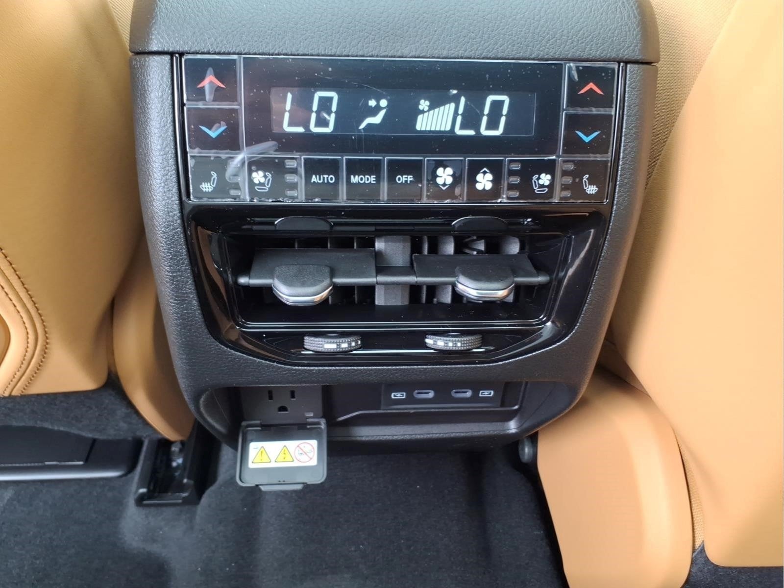 2027 Jeep Grand Cherokee Summit