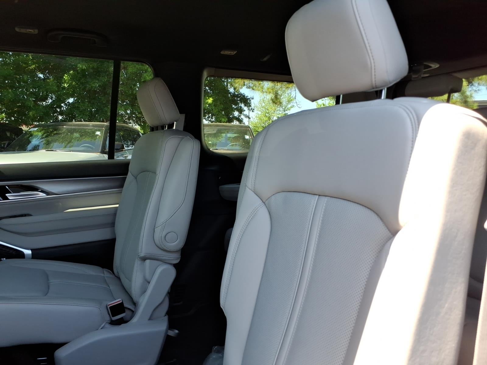 2026 Jeep Grand Wagoneer Base