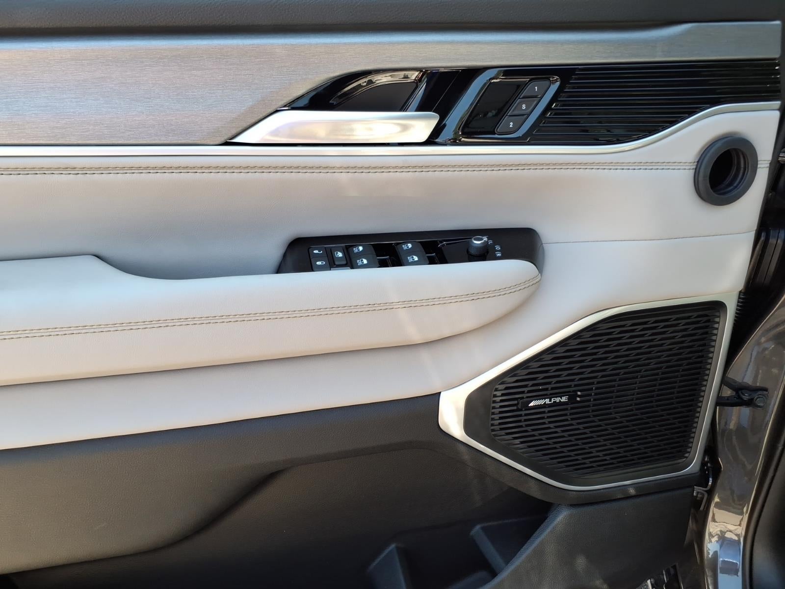 2026 Jeep Grand Wagoneer Base