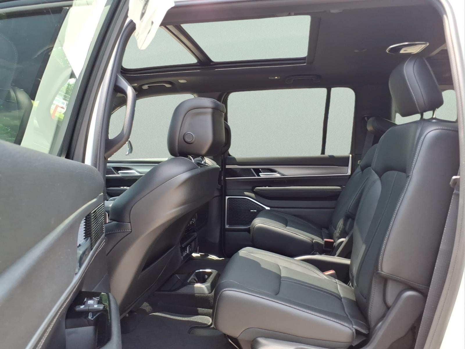 2026 Jeep Grand Wagoneer Upland 4x4