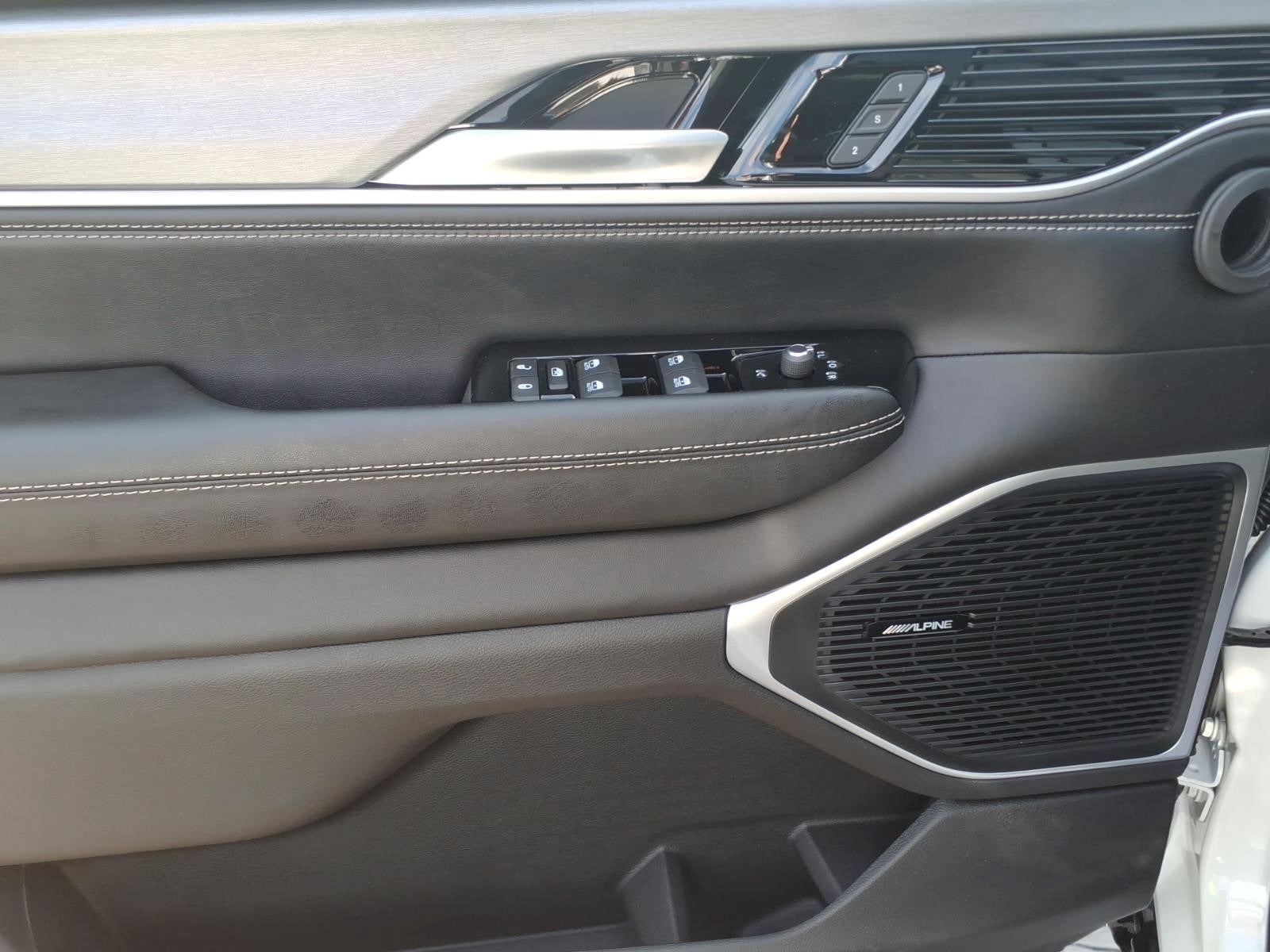 2026 Jeep Grand Wagoneer Upland