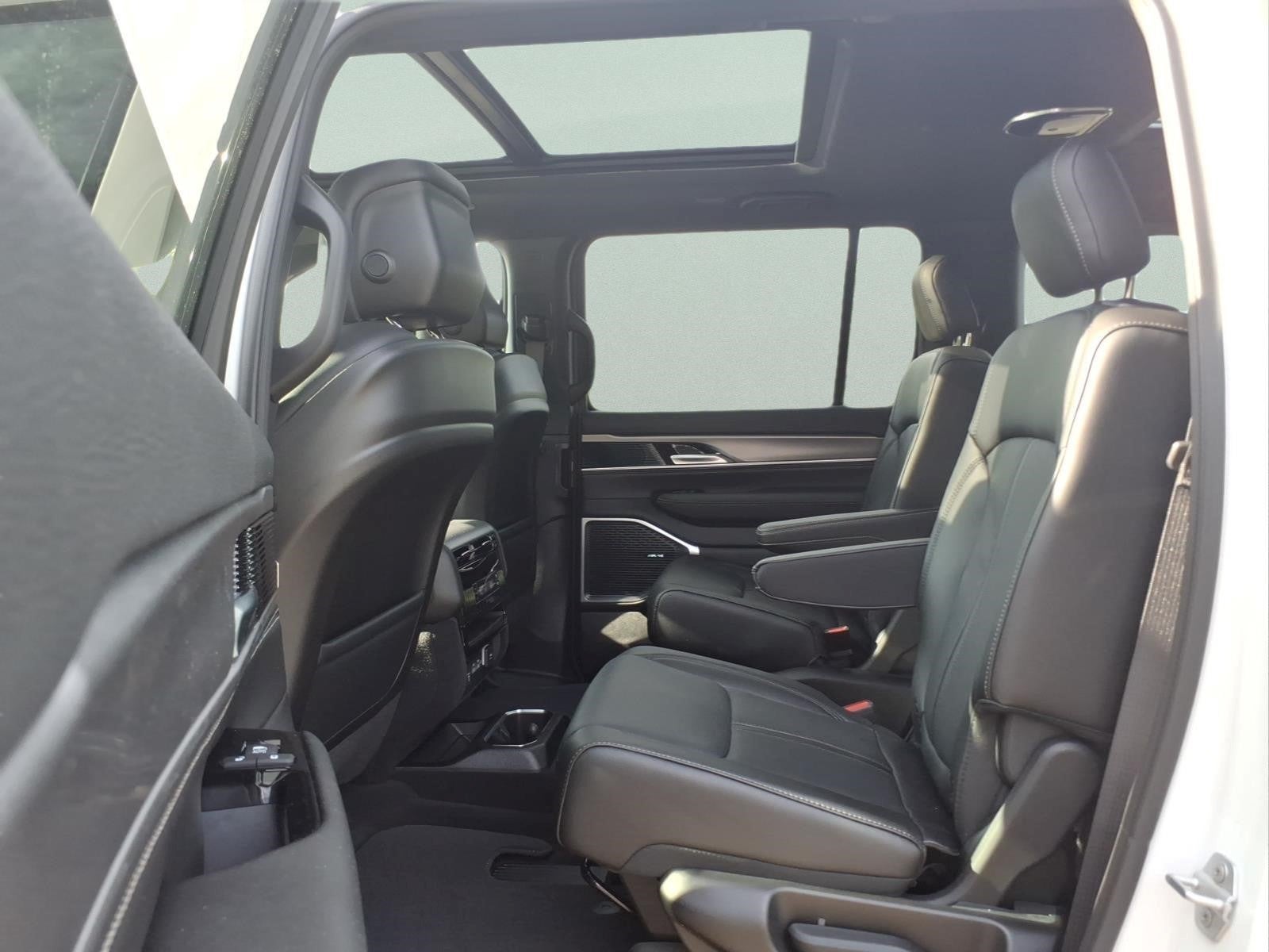 2026 Jeep Grand Wagoneer Upland
