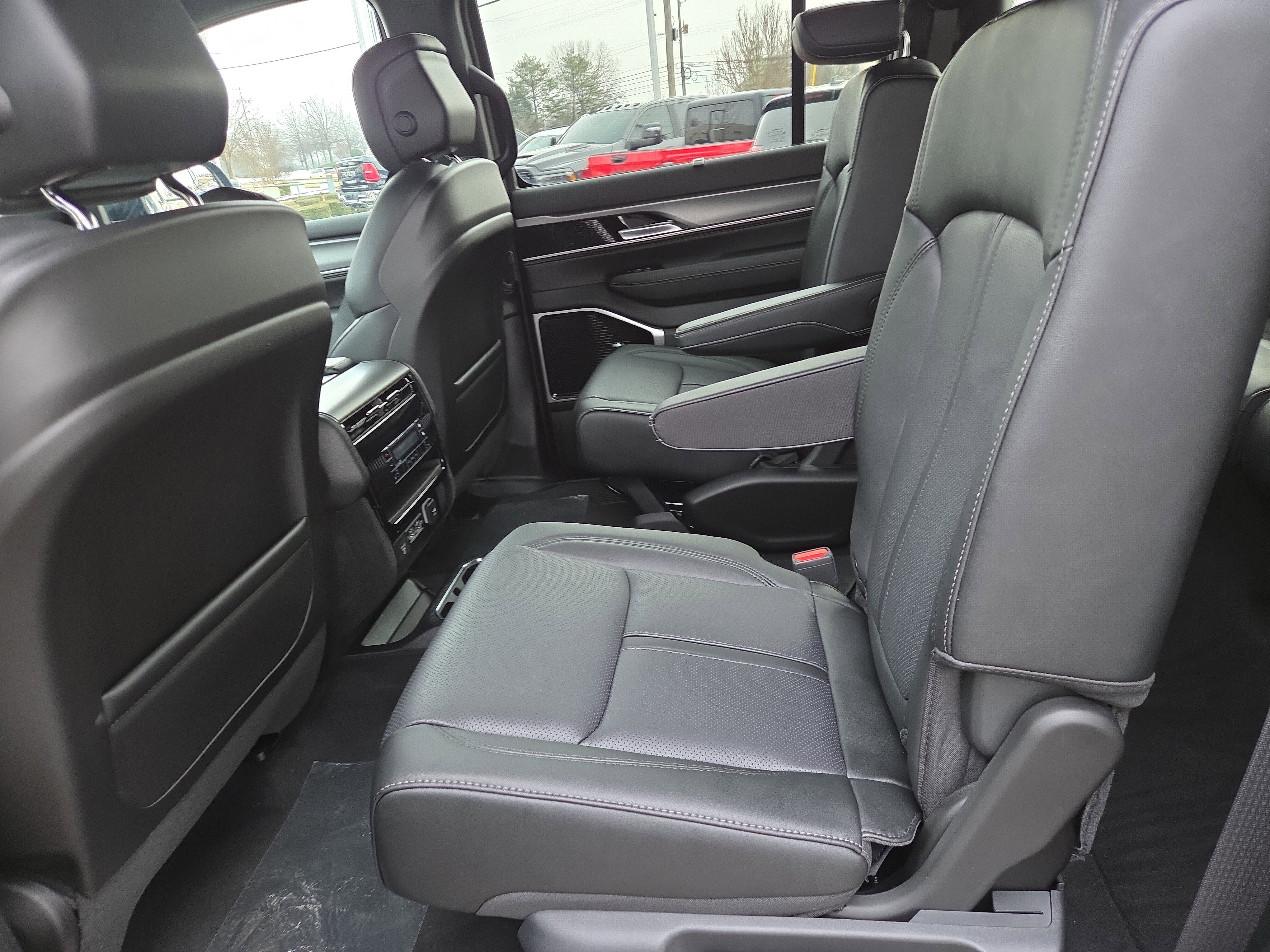 2026 Jeep Grand Wagoneer Limited Reserve