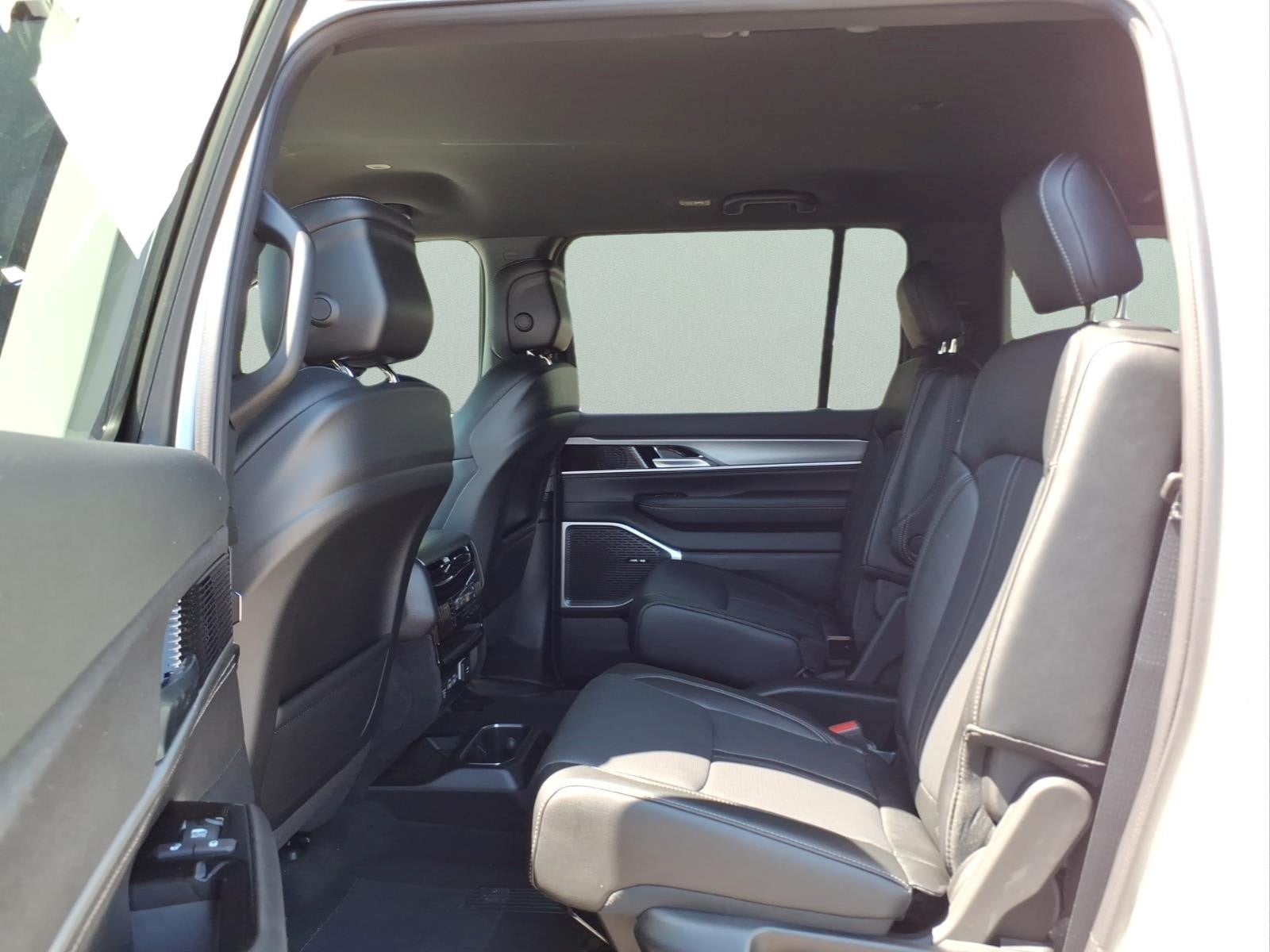 2026 Jeep Grand Wagoneer Limited Altitude