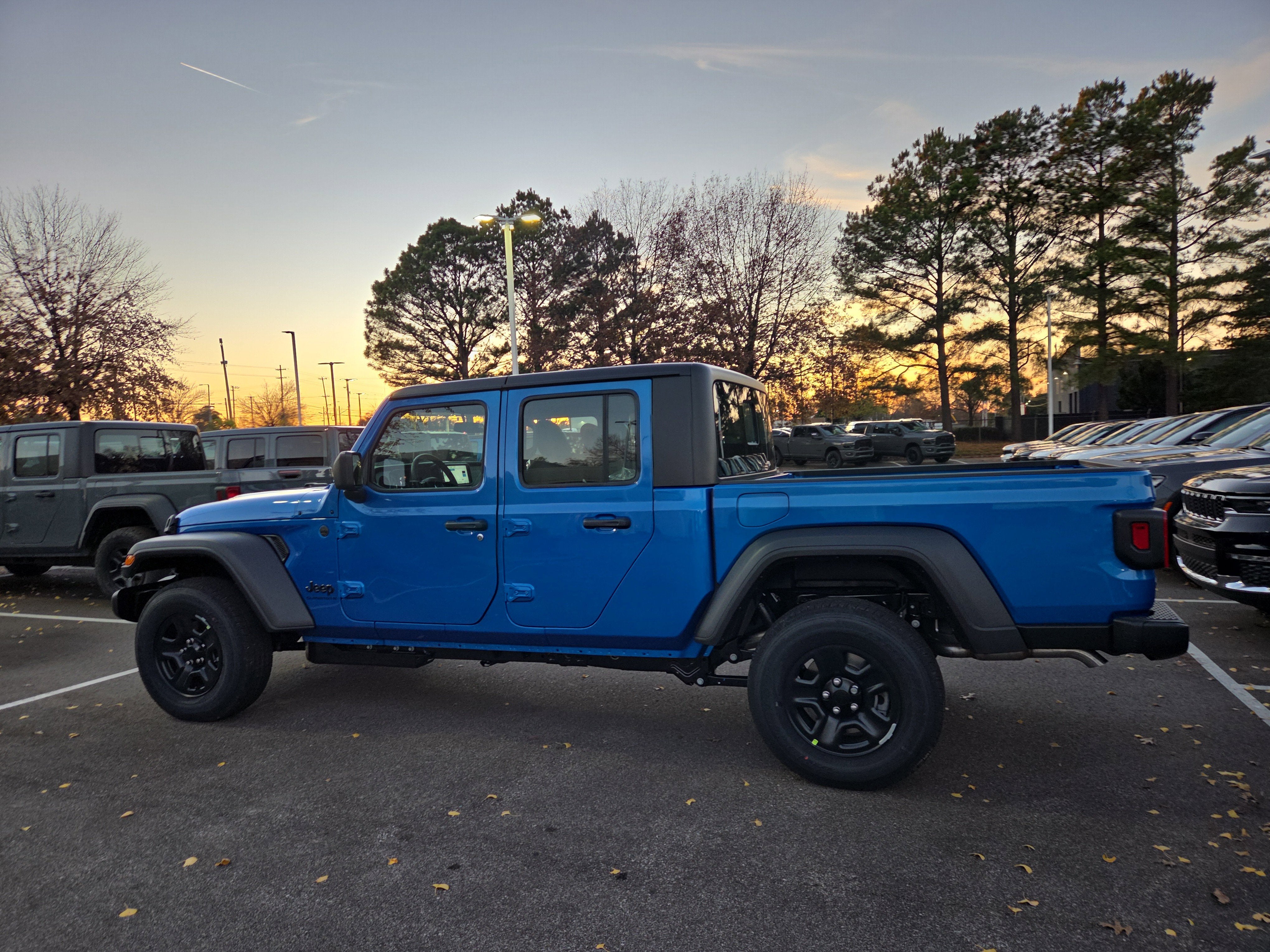 2026 Jeep Gladiator Sport