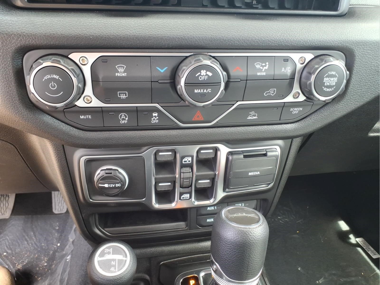 2026 Jeep Gladiator Sport