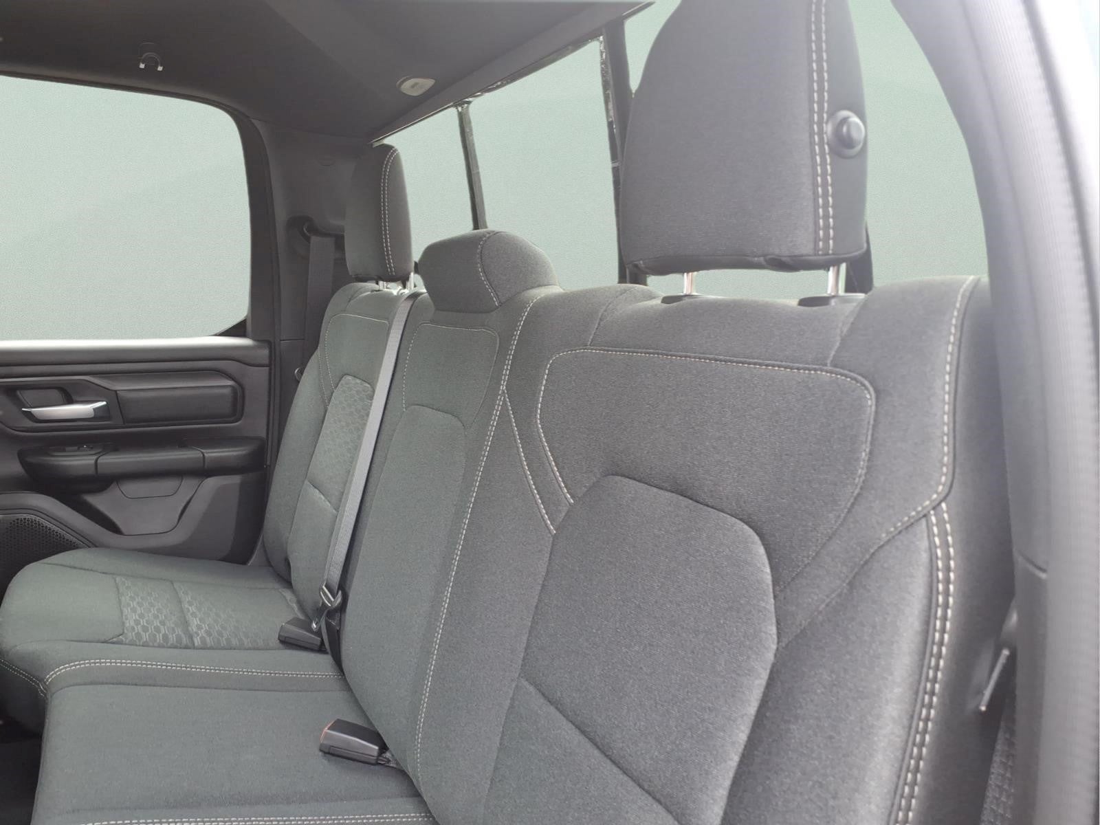 2026 RAM Ram 1500 Express Quad Cab 4x4 6'4" Box