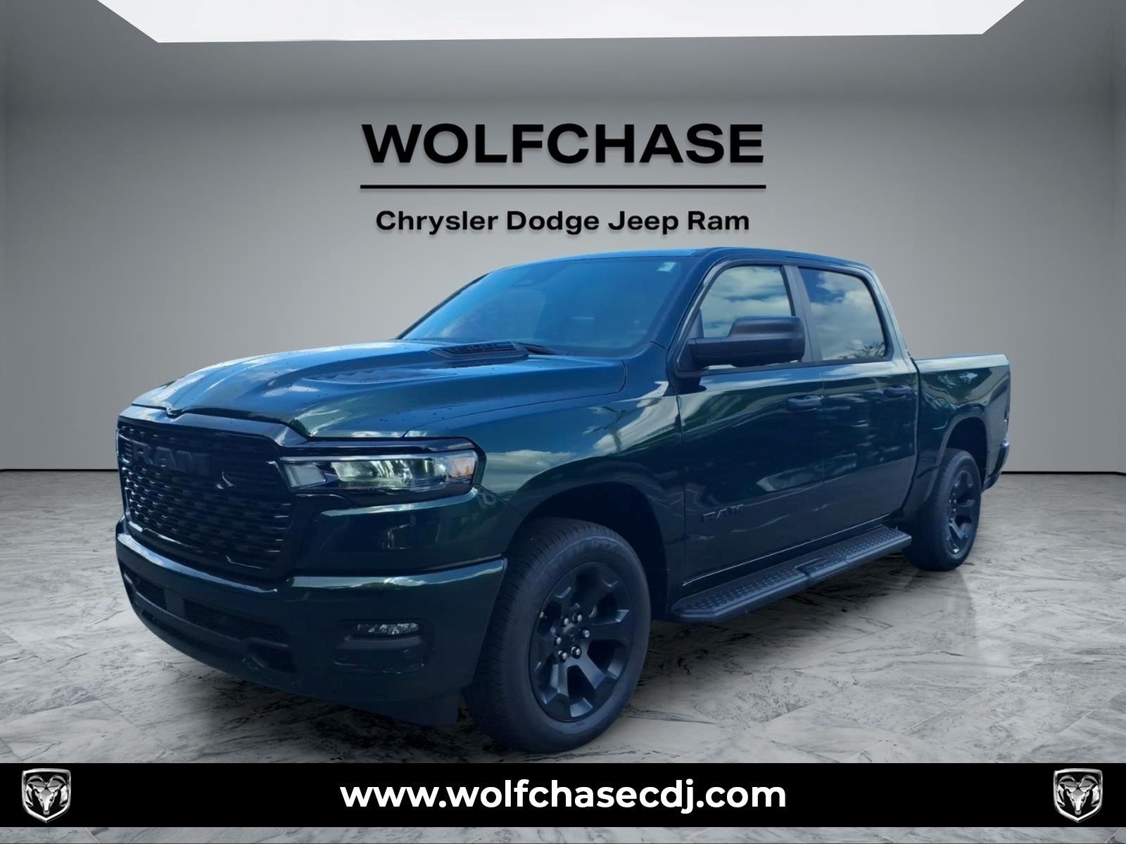 2026 RAM Ram 1500 Express Crew Cab 4x4 5'7" Box