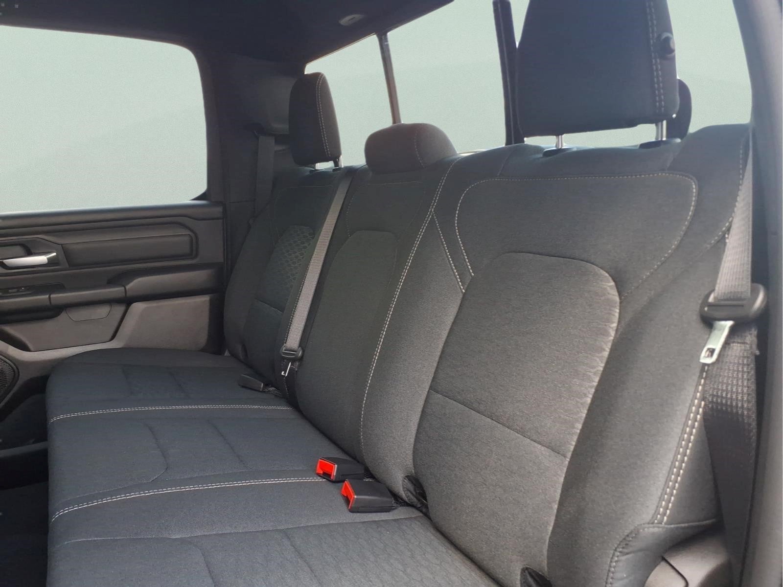 2026 RAM Ram 1500 Express Crew Cab 4x4 5'7" Box