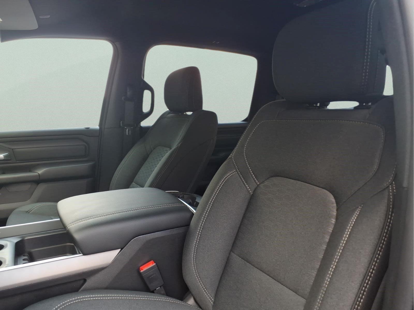2026 RAM Ram 1500 Express Crew Cab 4x4 5'7" Box