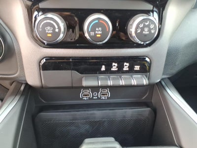 2026 RAM Ram 1500 Express Crew Cab 4x4 5'7" Box