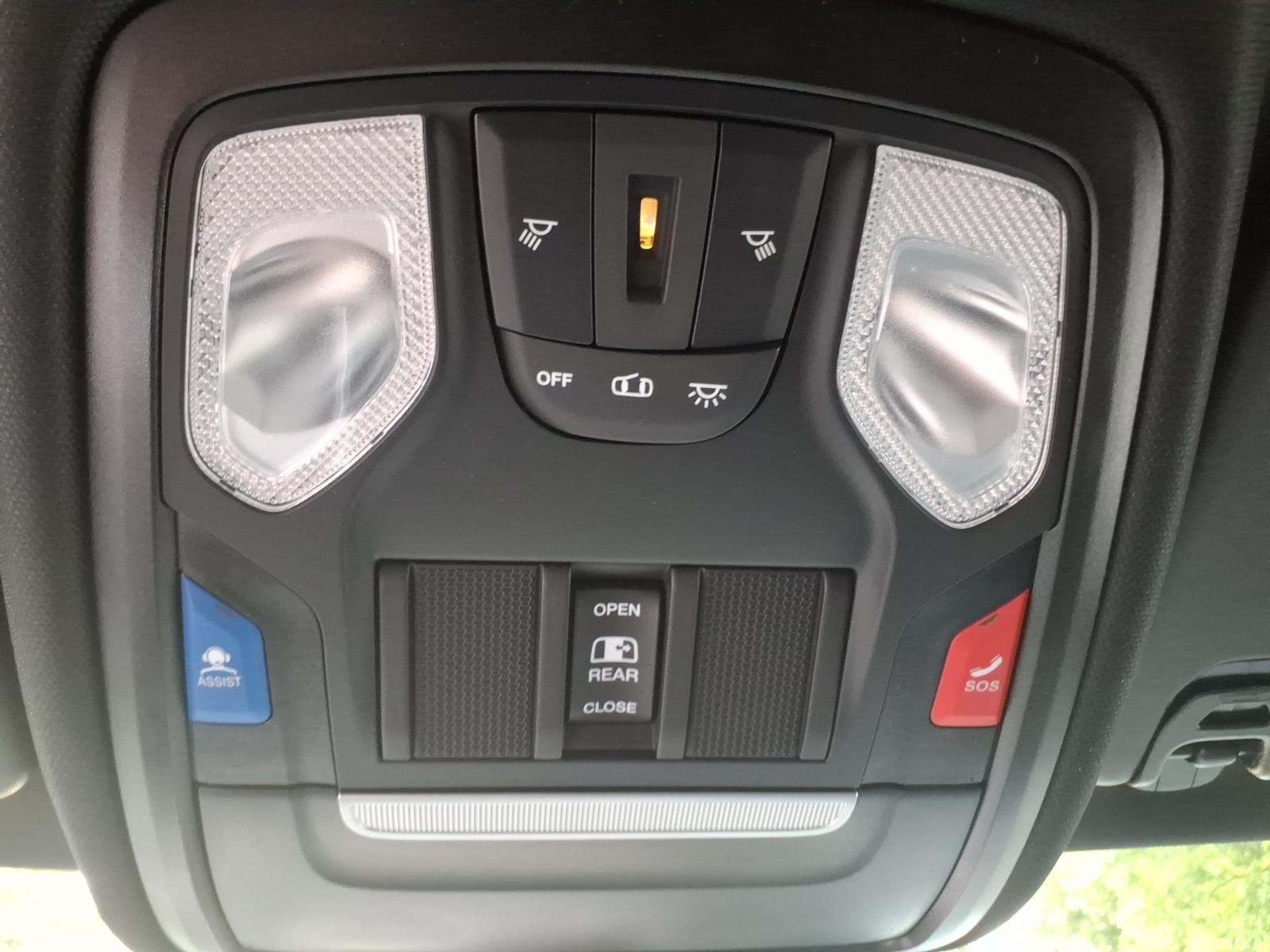 2026 RAM Ram 1500 Express Crew Cab 4x4 5'7" Box
