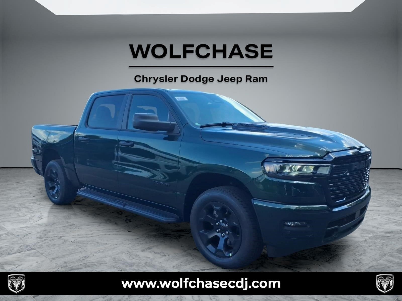 2026 RAM Ram 1500 Express Crew Cab 4x4 5'7" Box