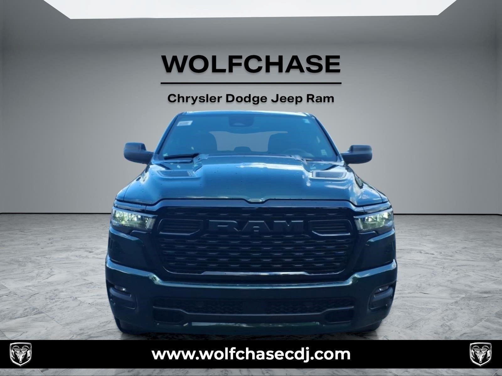 2026 RAM Ram 1500 Express Crew Cab 4x4 5'7" Box