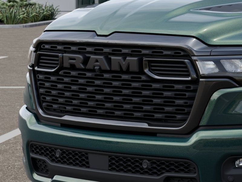 2026 RAM Ram 1500 Express Crew Cab 4x4 5'7" Box