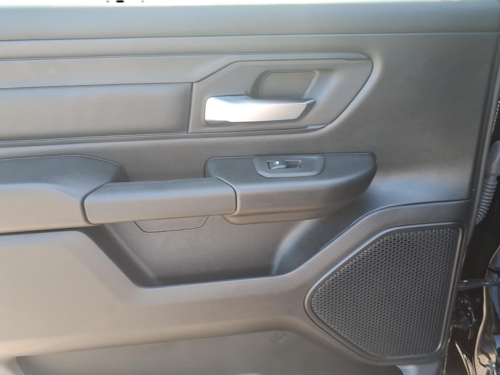 2026 RAM 1500 Express Crew Cab 4x4 5'7" Box