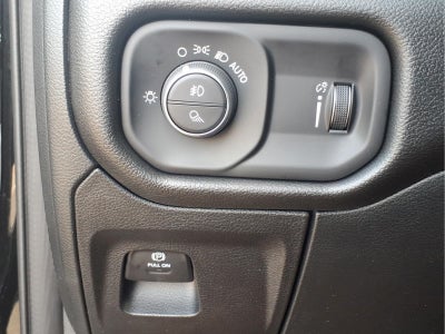 2026 RAM 1500 Express Crew Cab 4x4 5'7" Box