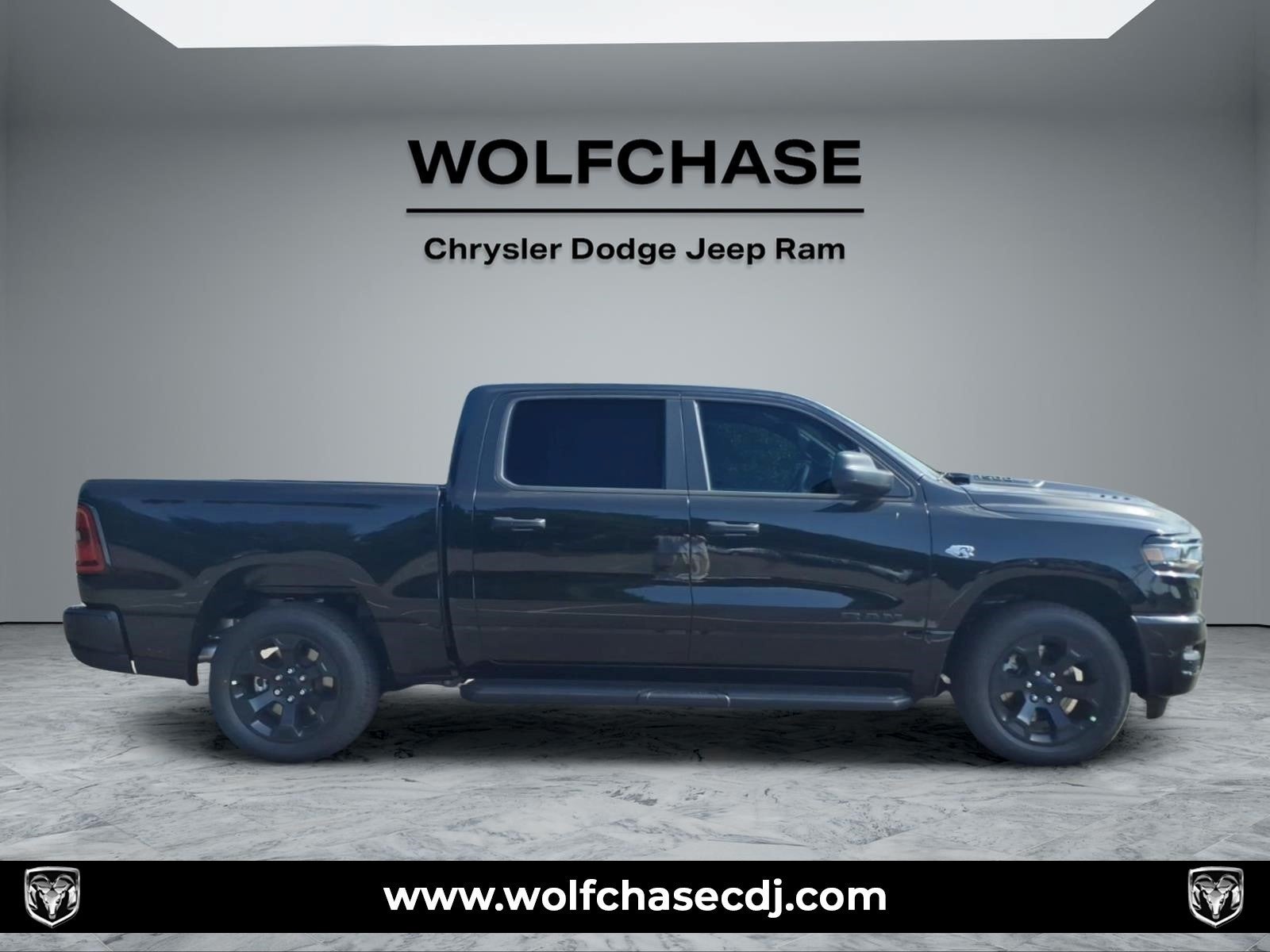 2026 RAM 1500 Express Crew Cab 4x4 5'7" Box