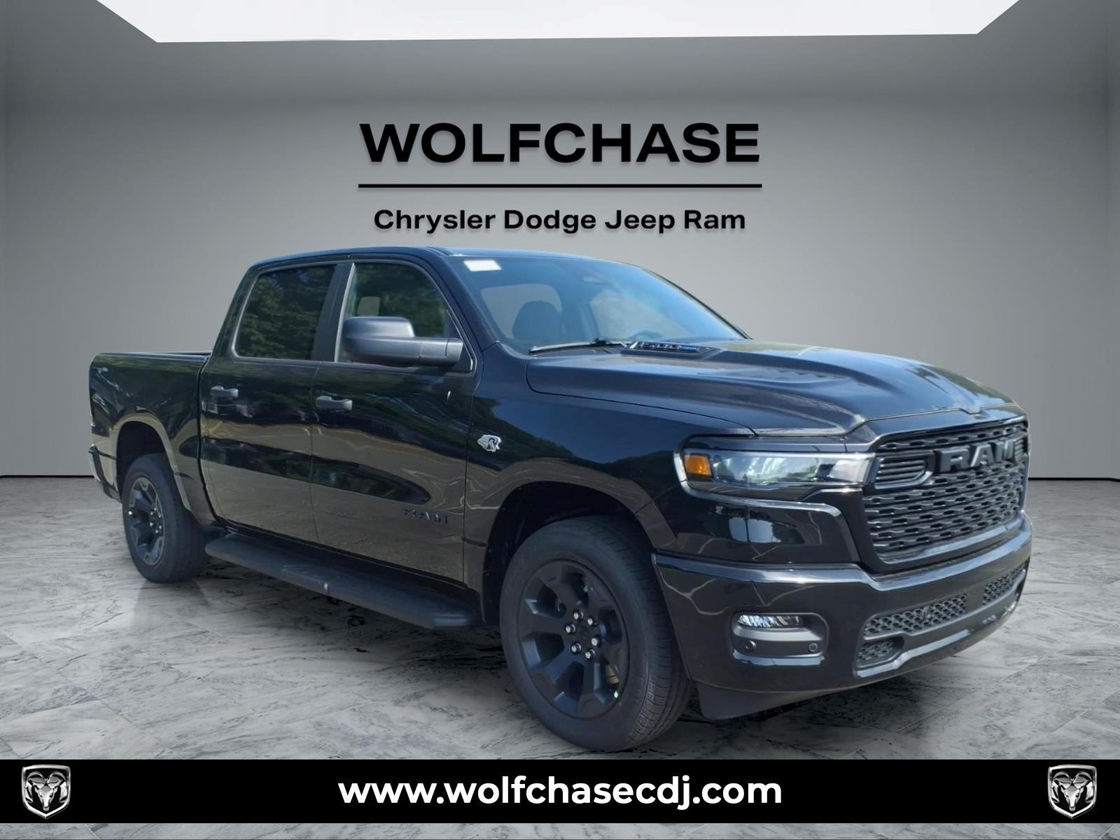 2026 RAM 1500 Express Crew Cab 4x4 5'7" Box
