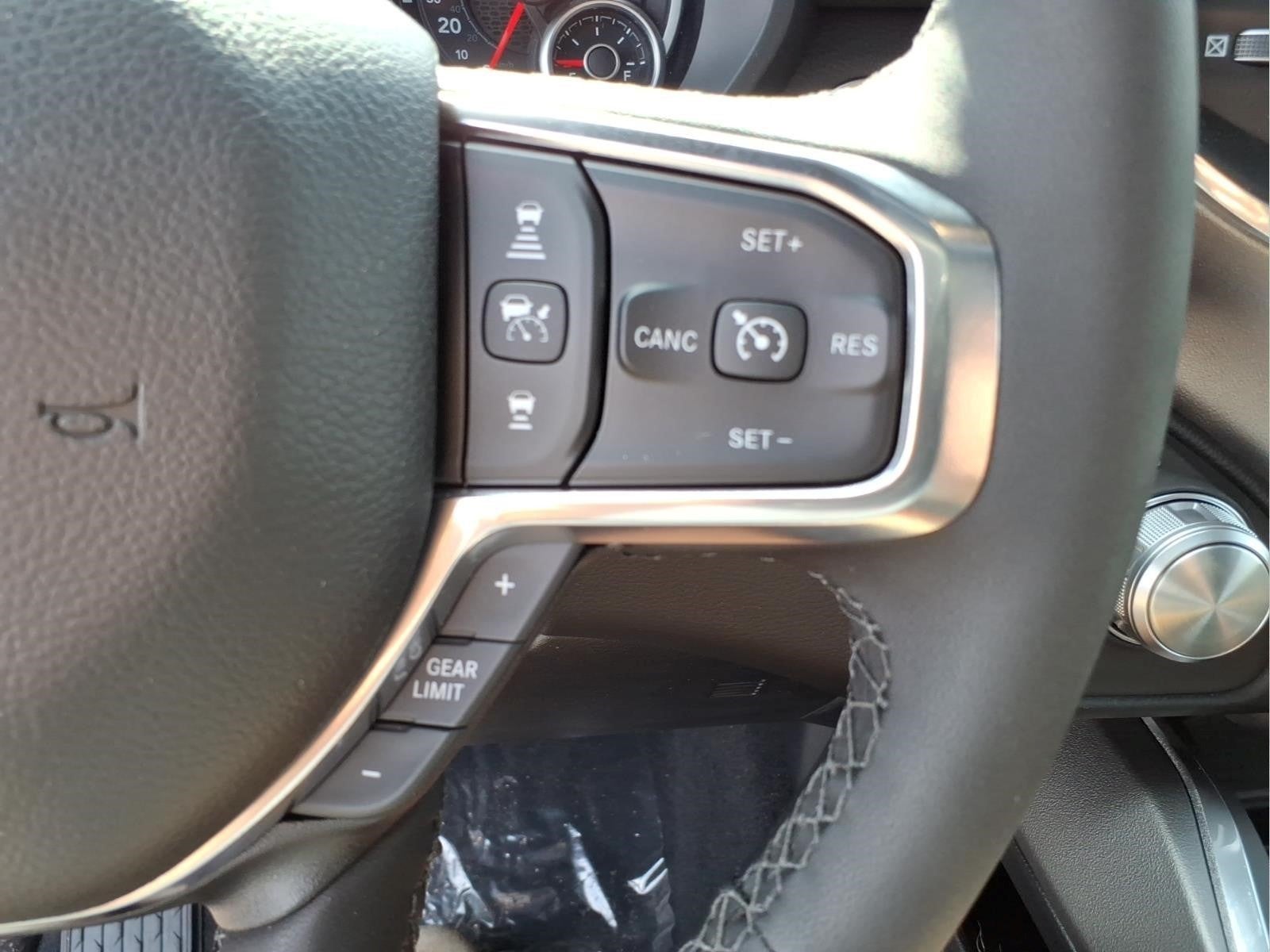 2026 RAM Ram 1500 Laramie Crew Cab 4x4 5'7" Box