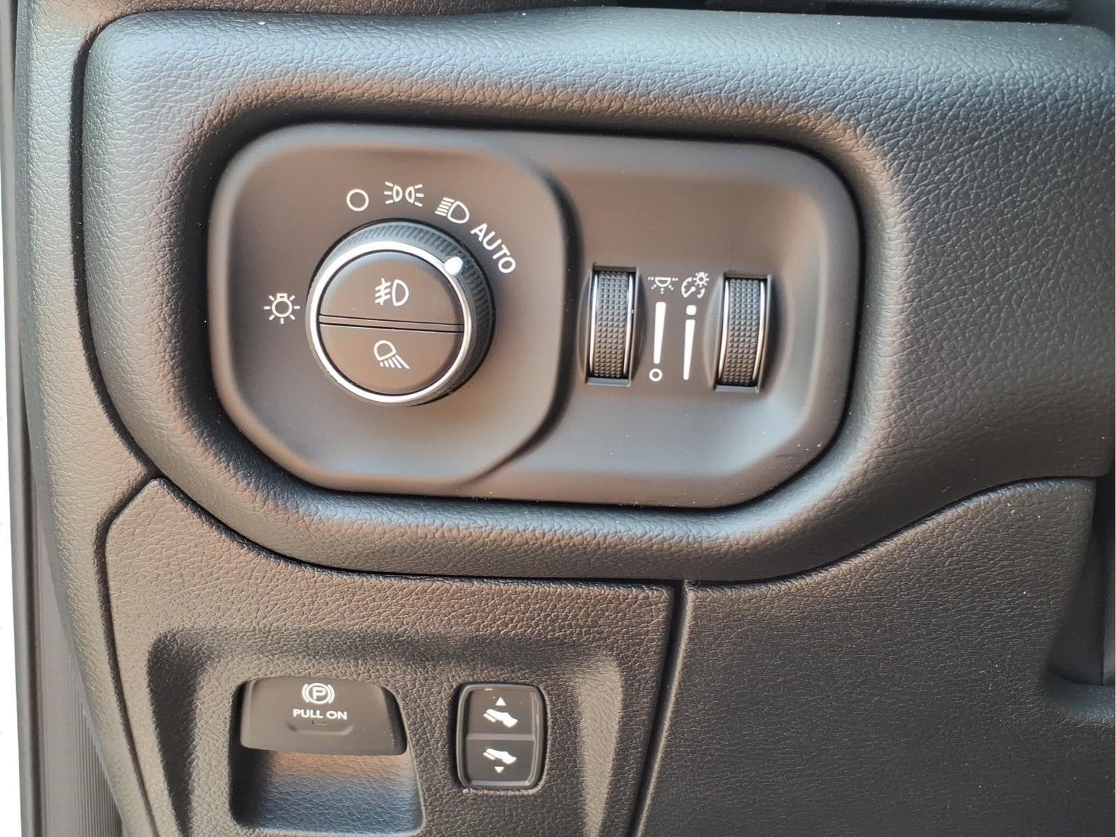 2026 RAM Ram 1500 Laramie Crew Cab 4x4 5'7" Box