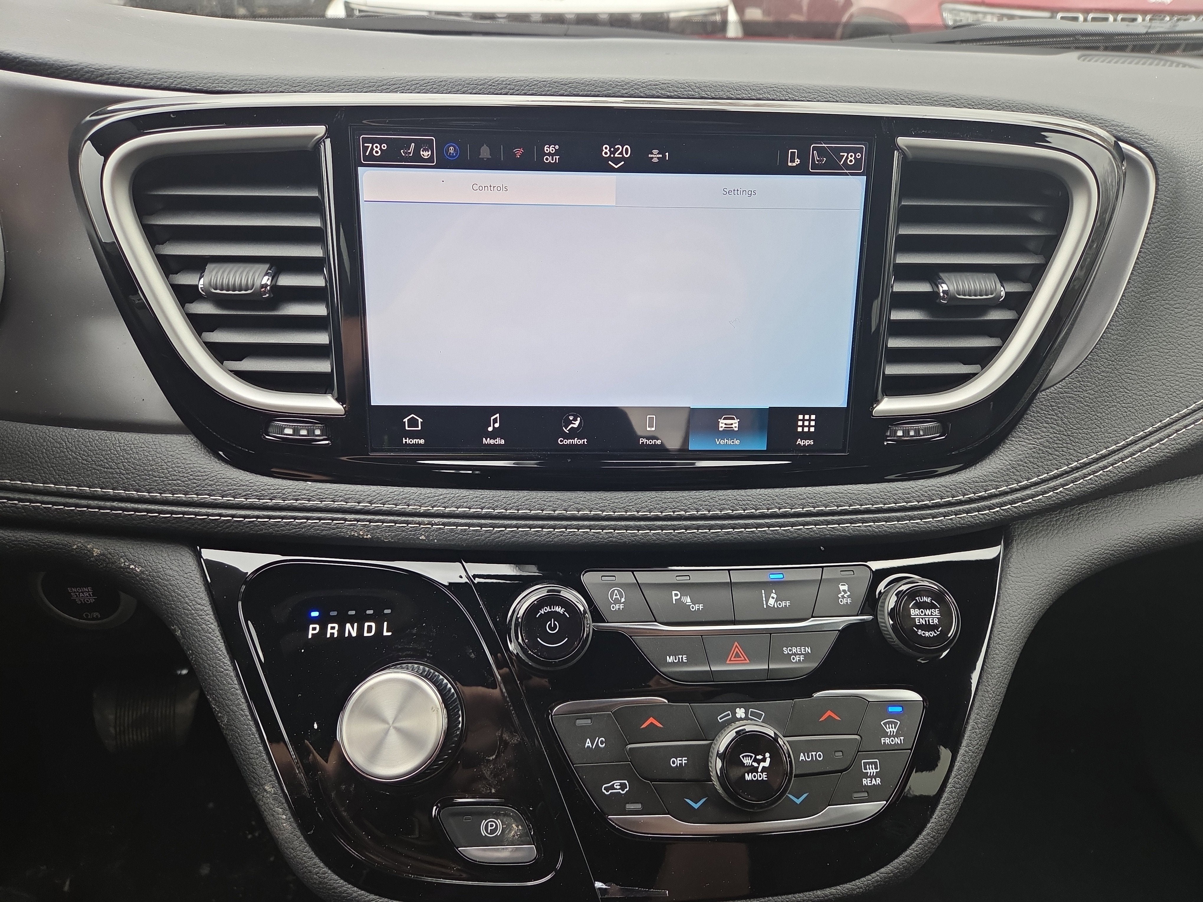 2026 Chrysler Pacifica Select