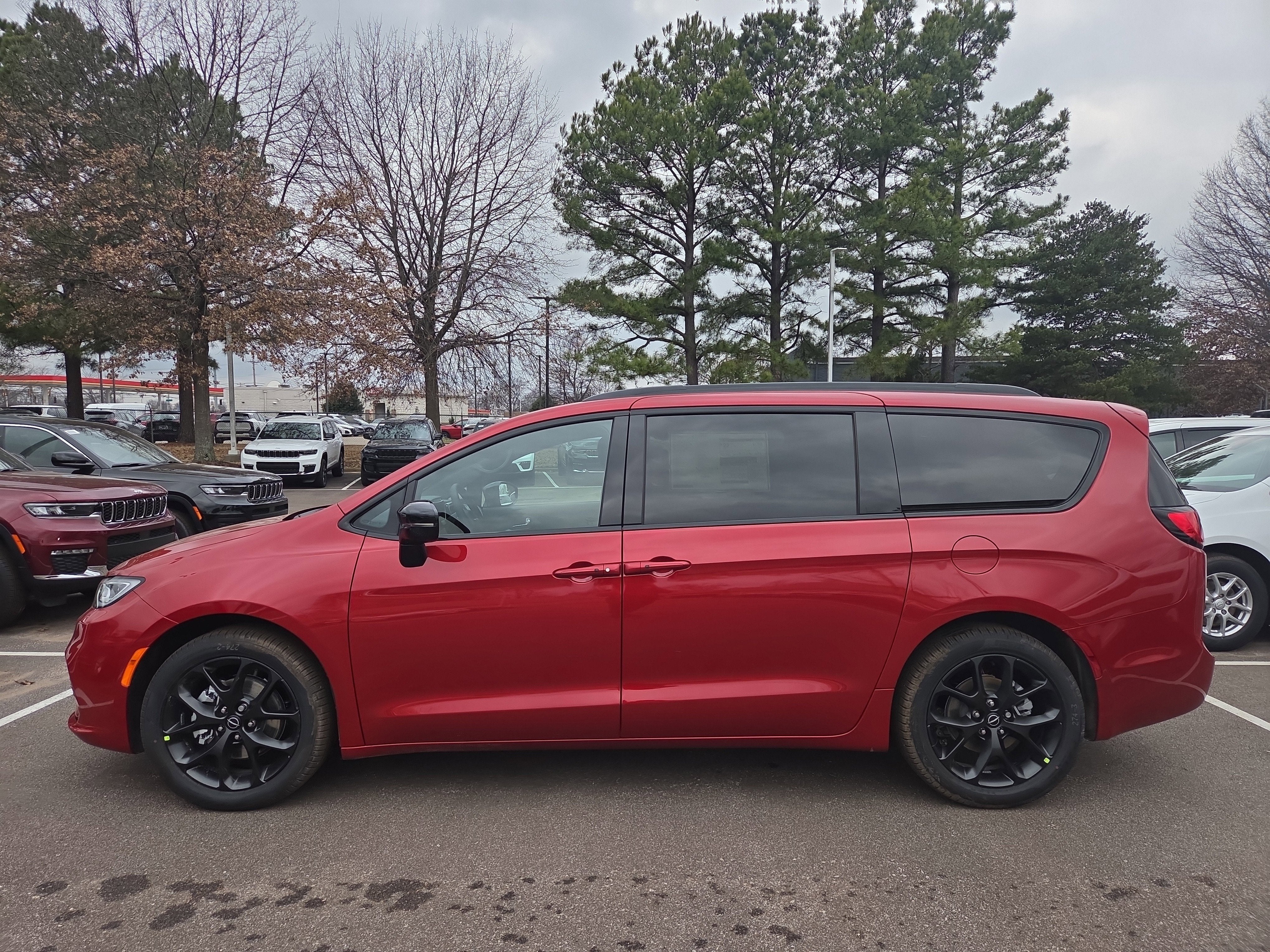 2026 Chrysler Pacifica Select