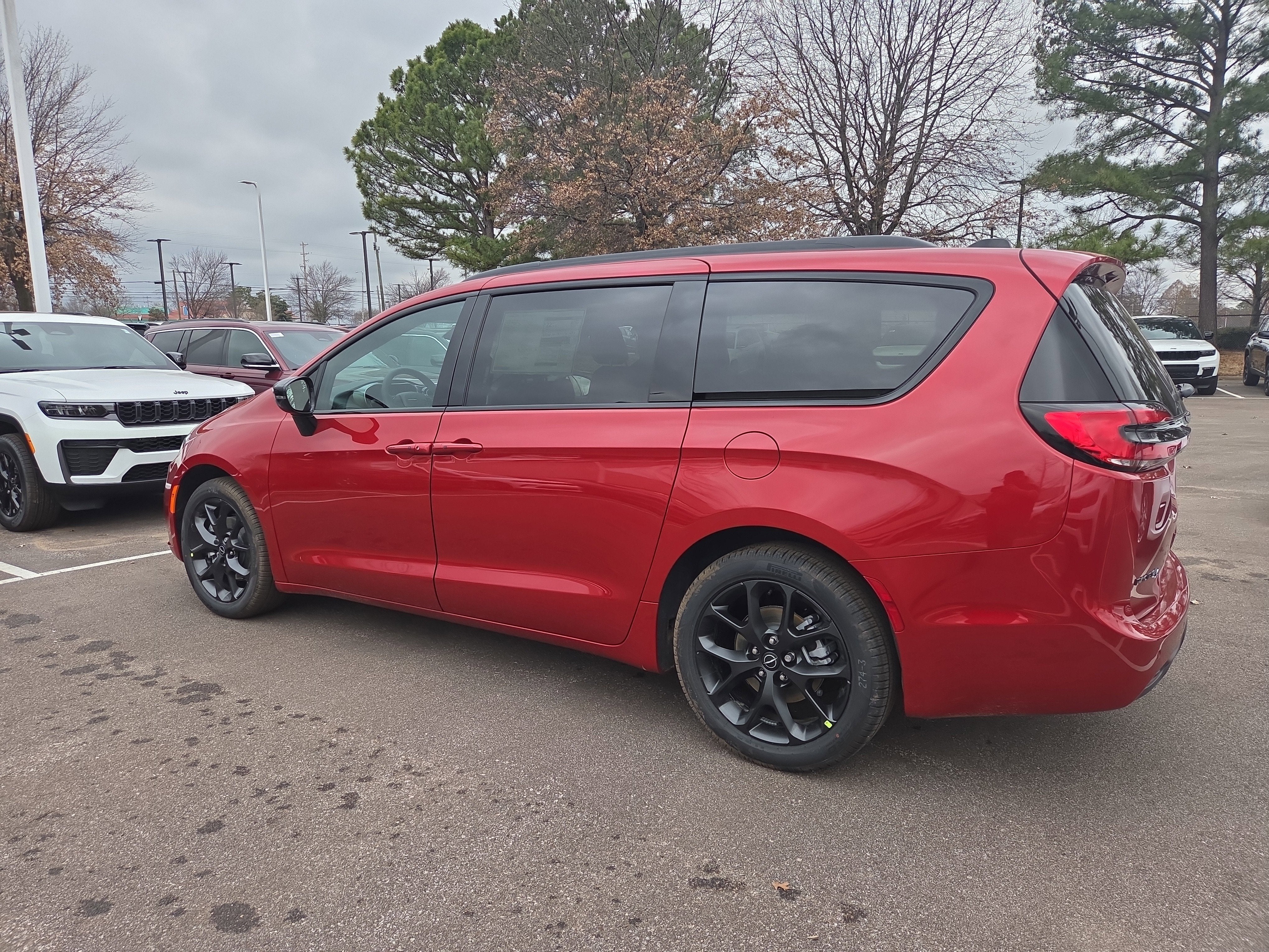 2026 Chrysler Pacifica Select