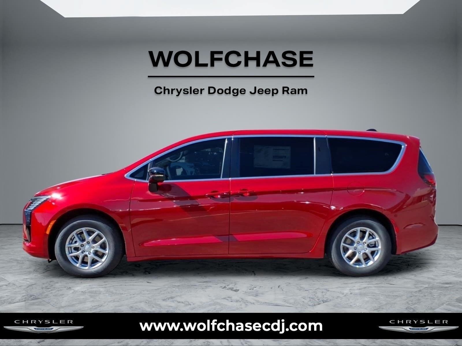 2027 Chrysler Pacifica Select