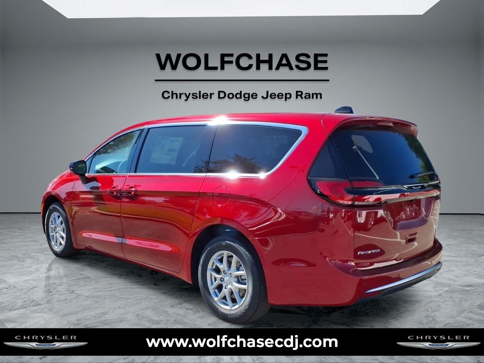 2027 Chrysler Pacifica Select