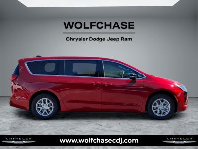 2027 Chrysler Pacifica Select