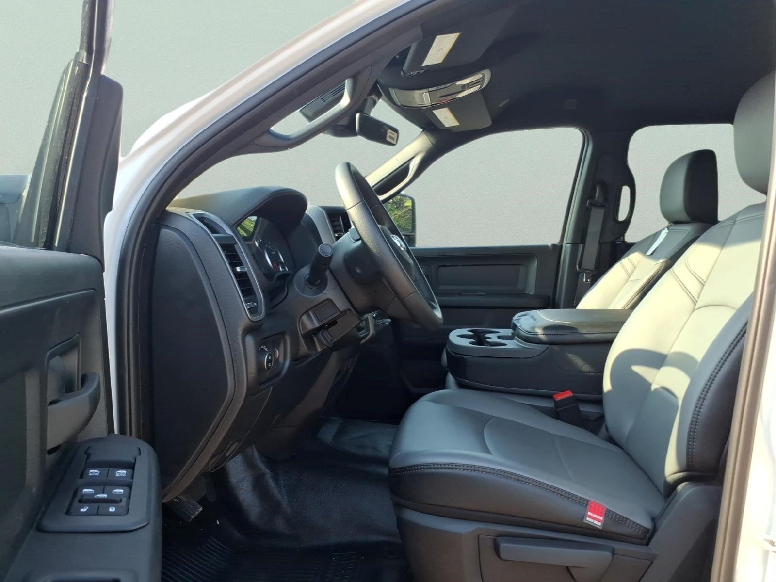 2026 RAM Ram 3500 Tradesman Crew Cab 4x4 8' Box