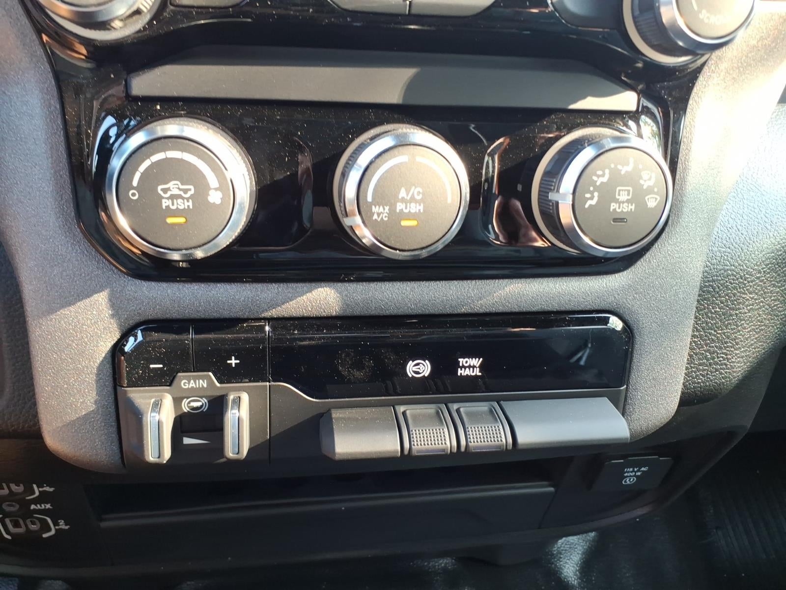 2026 RAM Ram 3500 Tradesman Crew Cab 4x4 8' Box