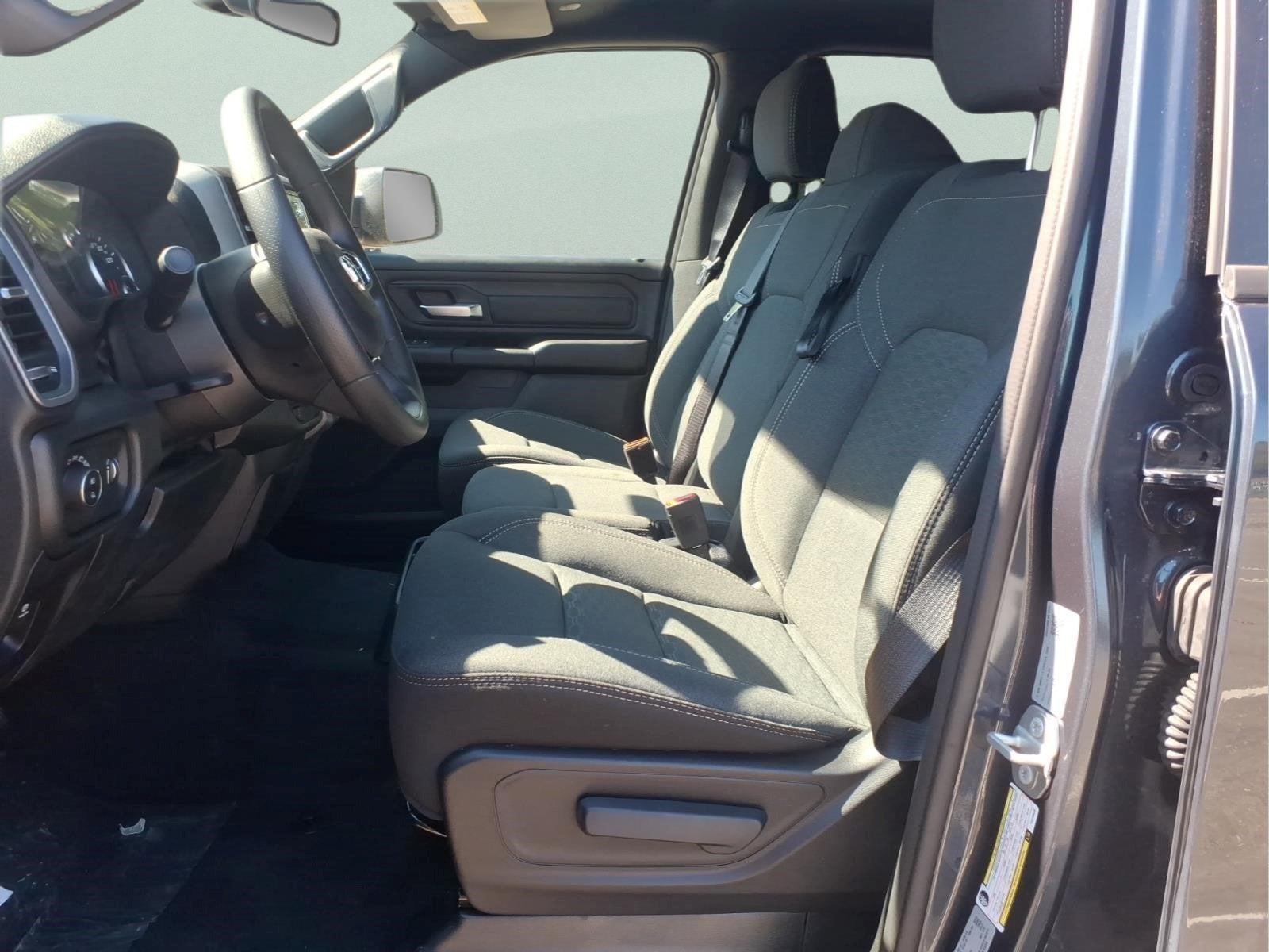 2026 RAM Ram 1500 Express Crew Cab 4x2 5'7" Box