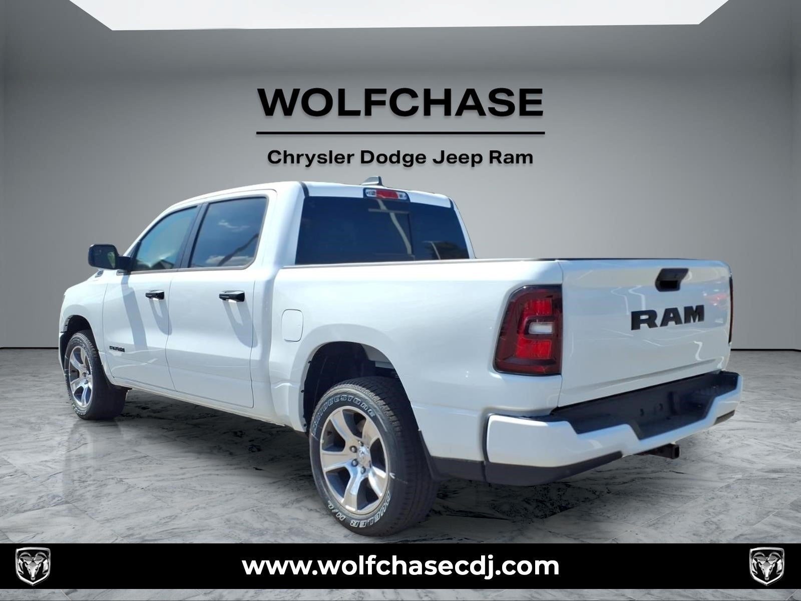 2026 RAM 1500 Express Crew Cab 4x2 5'7" Box