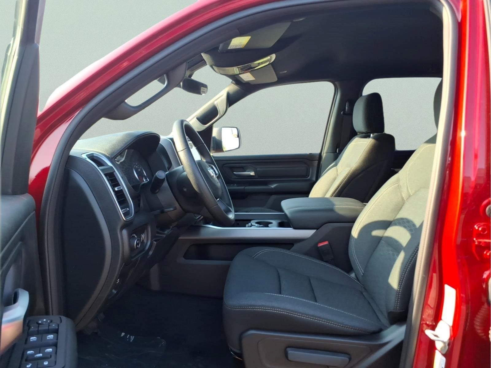 2026 RAM 1500 Express Crew Cab 4x4 5'7" Box