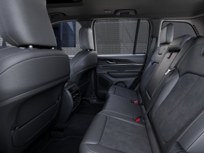 2026 Jeep Grand Cherokee Laredo Altitude